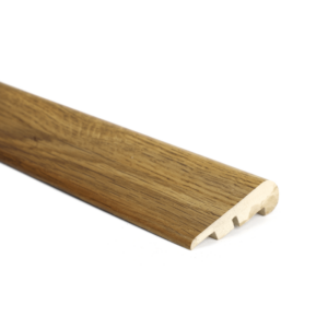 Nariz de Grada veta madera termolaminada. Valor tira 2,40 mts.